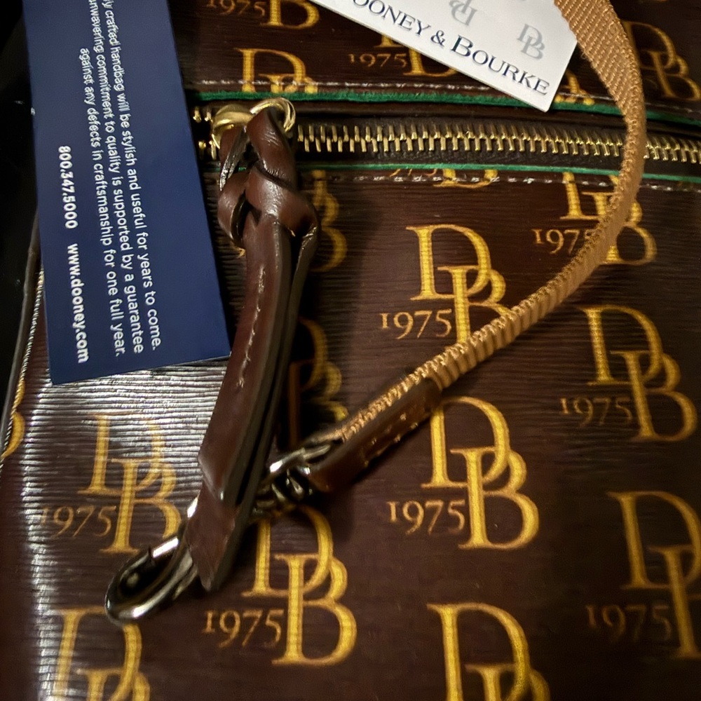 Dooney & Bourke New 1075 Brown and green coated canvas shoulder Bag - Picture 9 of 15